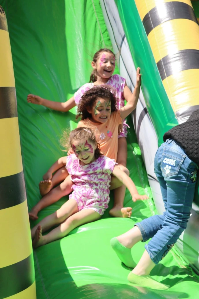 Descente toboggan château gonflable à louer