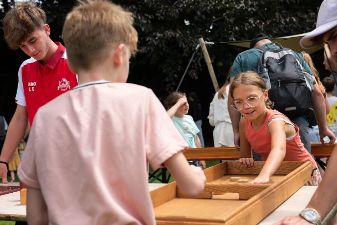 Jeu en bois ludique en location